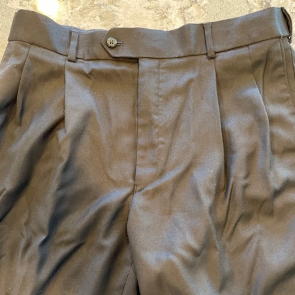 Stafford Pleated Black Dress Pants 34X32